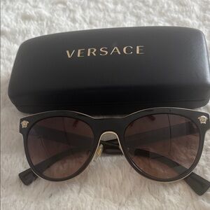 Versace Sunglasses made in Italy Black and Gold MOD 2198 1252/13